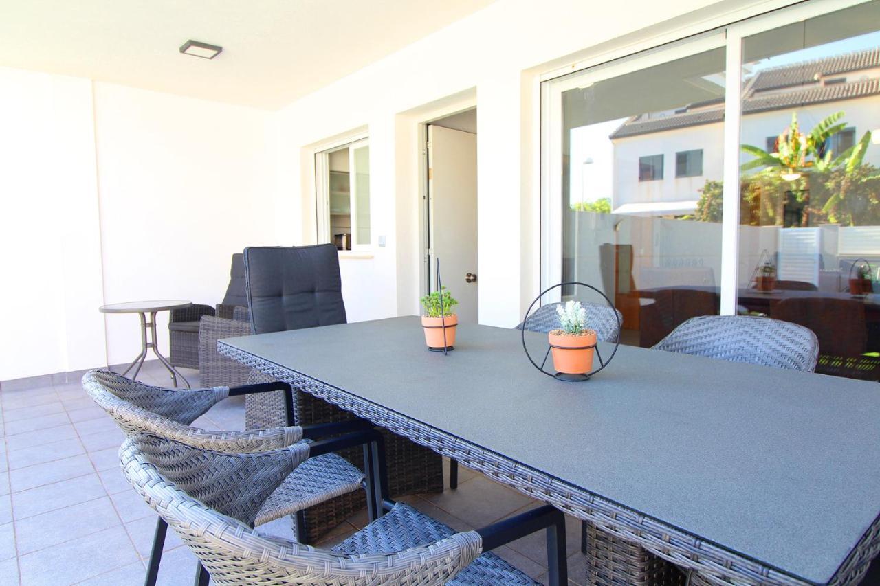 Villa Global Properties, Bonito Adosado Con Jardin En La Playa De Almarda Sagunt Exterior foto