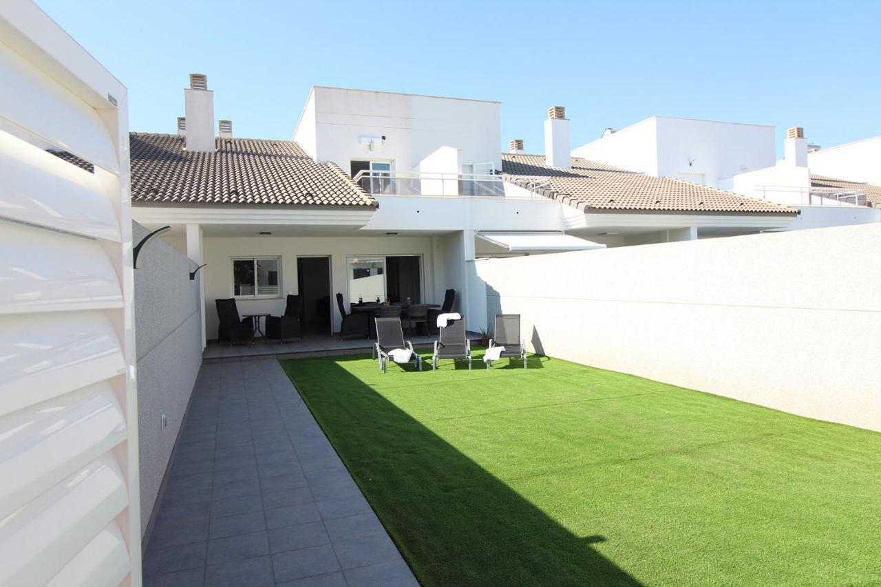 Villa Global Properties, Bonito Adosado Con Jardin En La Playa De Almarda Sagunt Exterior foto