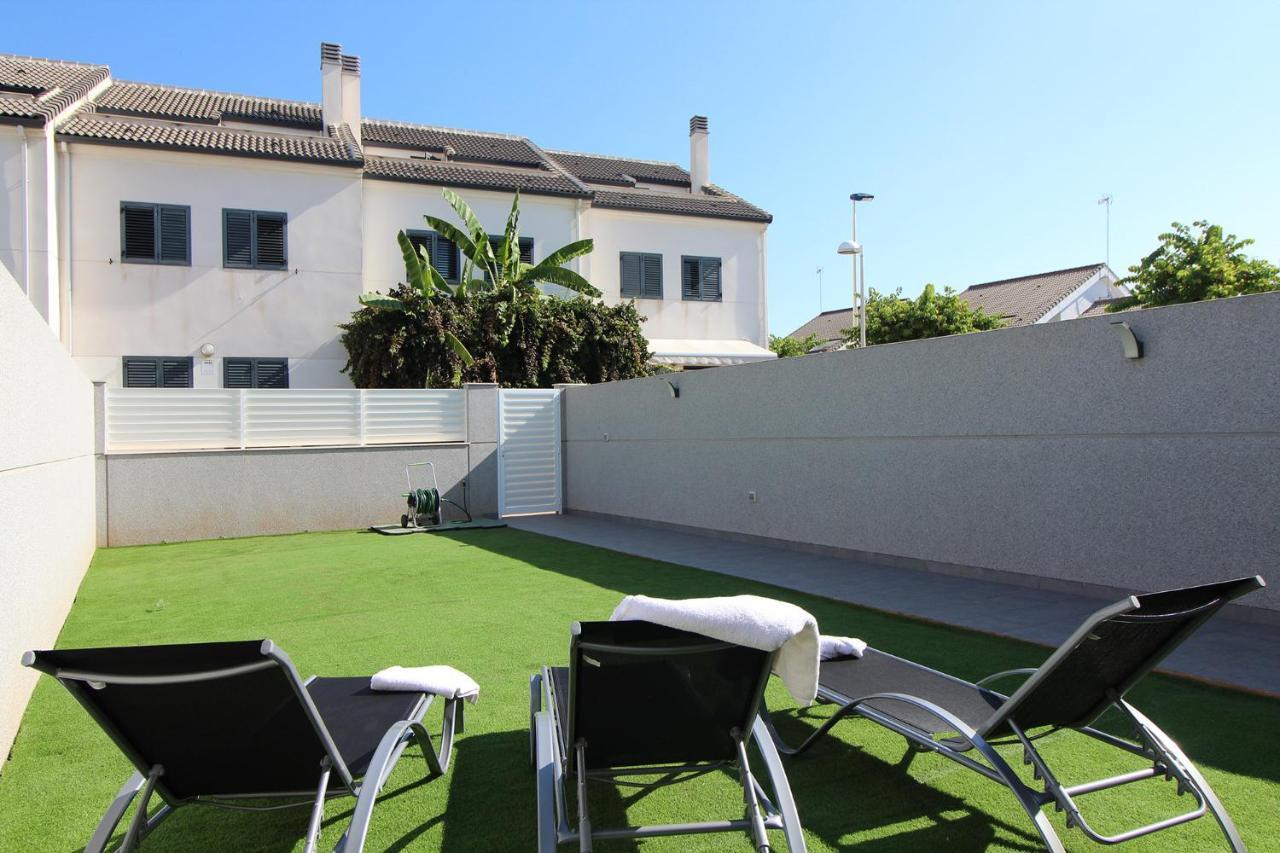 Villa Global Properties, Bonito Adosado Con Jardin En La Playa De Almarda Sagunt Exterior foto